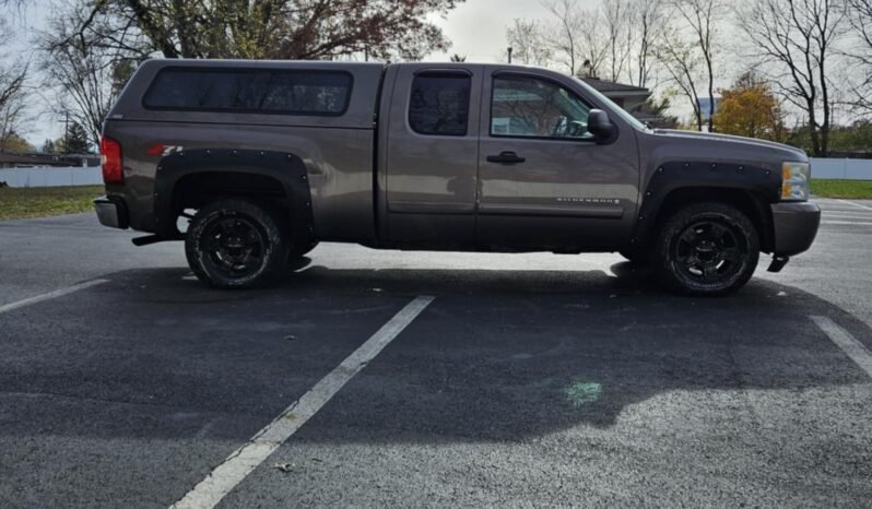 
								2008 Chevy Silverado full									