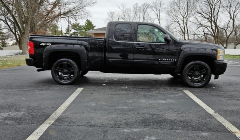 
								2007 Chevrolet Silverado LTZ full									