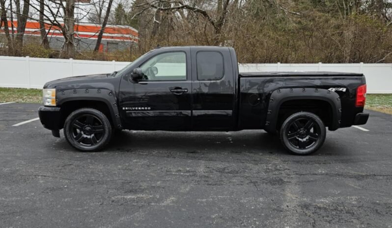 
								2007 Chevrolet Silverado LTZ full									