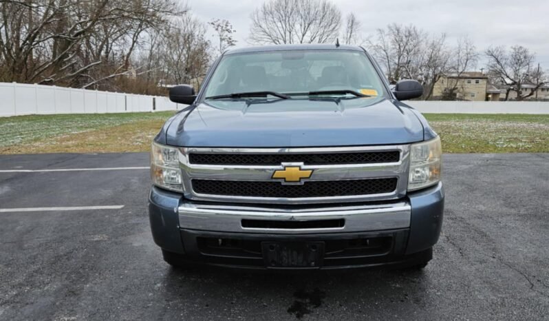 
								2011 Chevrolet Silverado full									