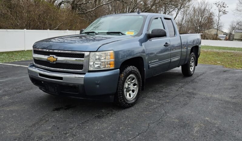 
								2011 Chevrolet Silverado full									