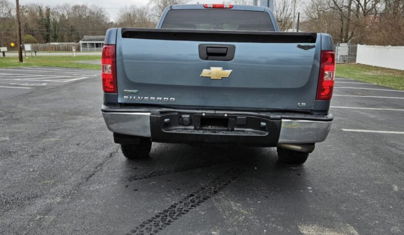 
								2011 Chevrolet Silverado full									