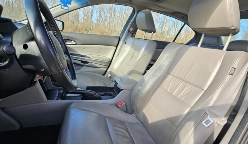 
								2010 HONDA ACCORD EX-L full									